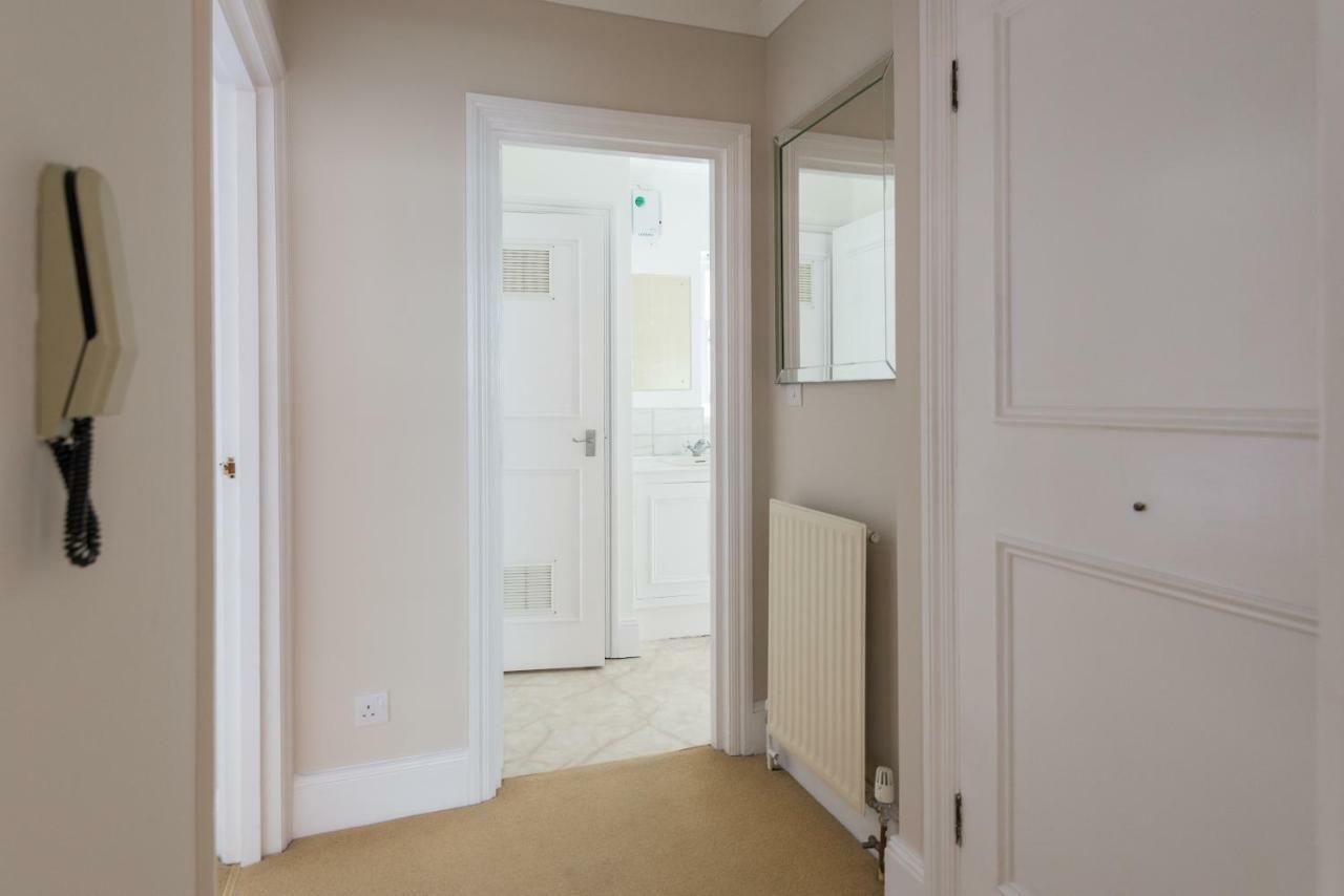 One Bedroom High Street Kensington Apartment Лондон Экстерьер фото
